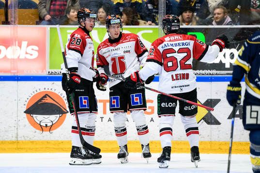 Örebros Jonathan Lekkerimäki jublar