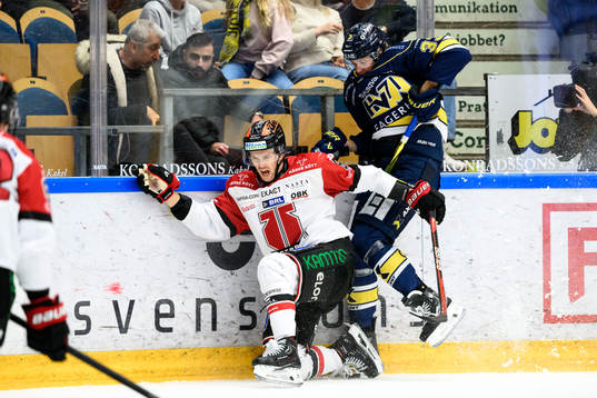 Örebros Filip Berglund och HV71s Måns Lindbäck