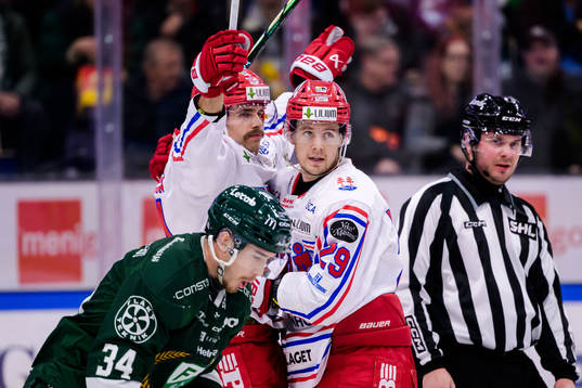 Timrås Emil Pettersson jublar