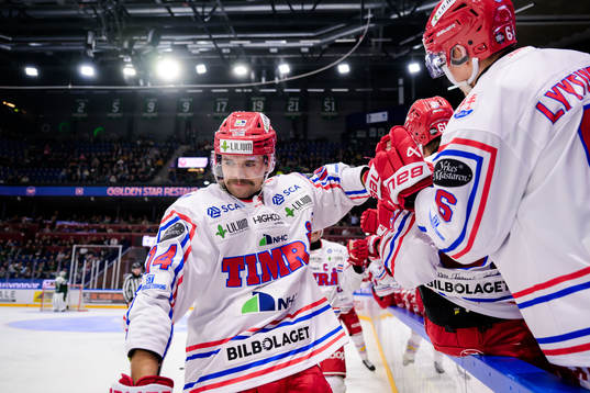 Timrås Emil Pettersson jublar