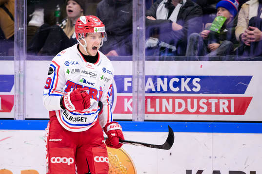 Timrås Filip Hållander jublar