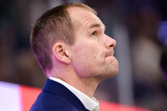 Färjestads tränare Thomas Mitell deppar