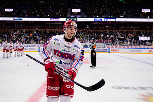 Timrås Filip Hållander jublar