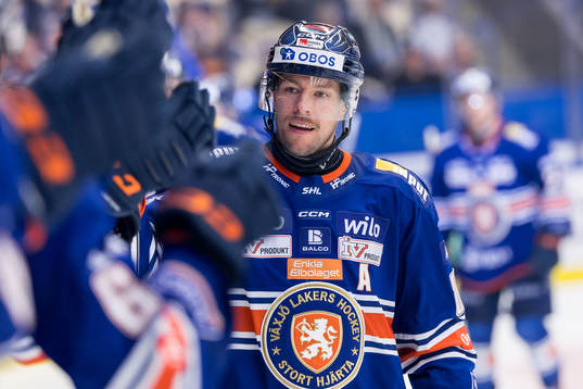 Växjös Robert Rosén jublar