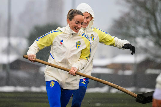 Kosovare Asllani and Sofia Jakobsson