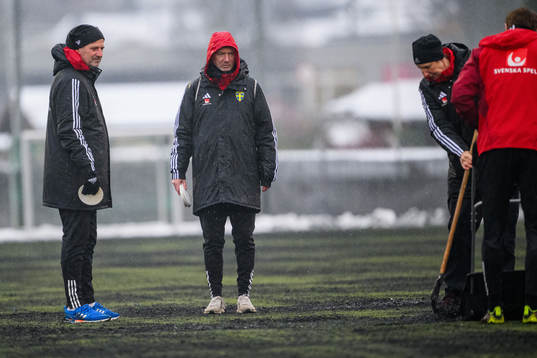 Assistant coach Magnus Wikman and head coach Peter