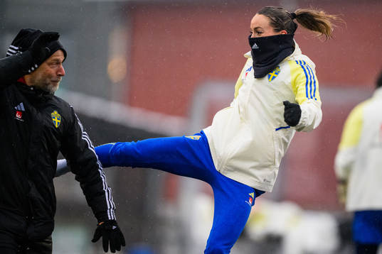 Kosovare Asllani and physiotherapist Pontus Ekblom