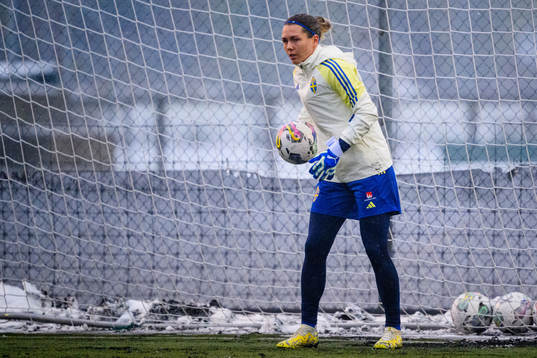 Goalkeeper Jennifer Falk