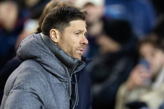 Head coach Xabi Alonso of Bayer Leverkusen