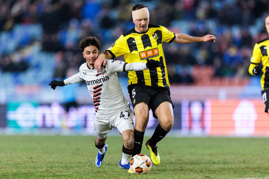 Ayman Aourir of Bayer Leverkusen and Even Hovland of BK
