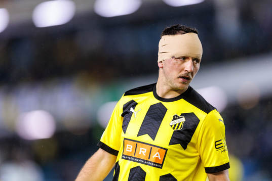 Even Hovland of BK Häcken looks dejected
