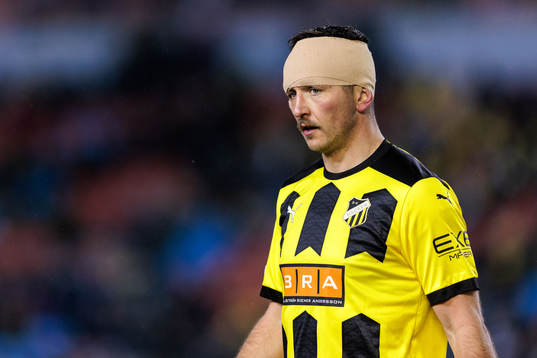 Even Hovland of BK Häcken looks dejected