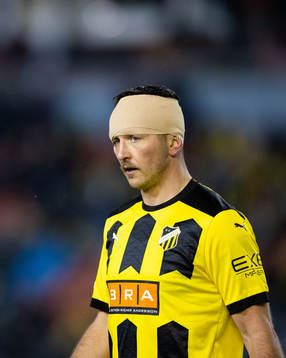 Even Hovland of BK Häcken looks dejected