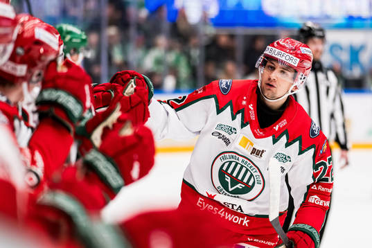 Frölunda HCs Linus Nässen jublar