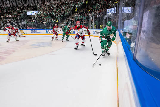 Frölundas Christian Folin och Rögles Daniel Zaar