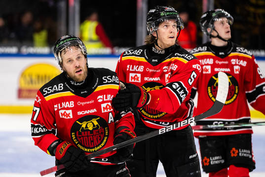Luleås Linus Omark och Marcus Hardegård jublar