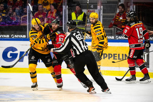 Skellefteås Jonathan Pudas och Luleås Linus Omark