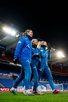 Marthine Østenstad, Celin Bizet Ildhusøy and Cathinka
