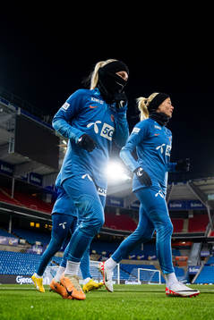 Thea Bjelde and Guro Bergsvand of the Norwegian women's