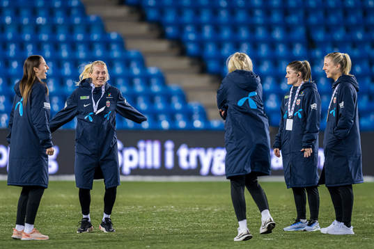 Guro Bergsvand, Maren Mjelde and Sophie Román Haug of