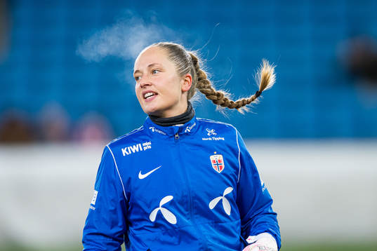 Aurora Mikalsen of Norway warms up