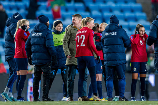 Leif Gunnar Smerud, head coach of Norway, and Sophie Roman