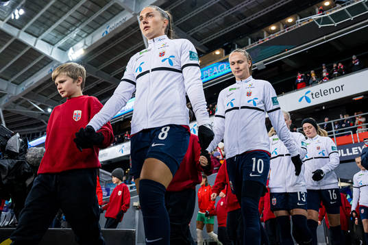 Vilde Bøe Risa and Caroline Graham Hansen of Norway