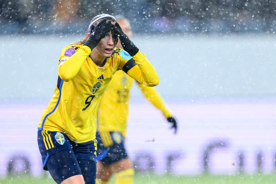 Kosovare Asllani of Sweden looks dejected