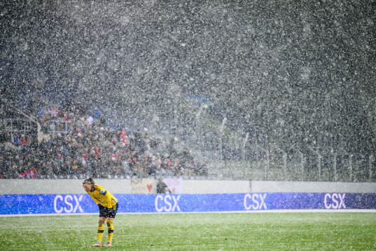 Kosovare Asllani of Sweden looks dejected