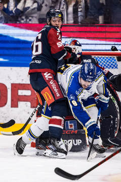 Linköpings Fabian Wagner och Leksands Matt Caito
