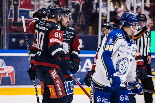 Linköpings Remi Elie jublar