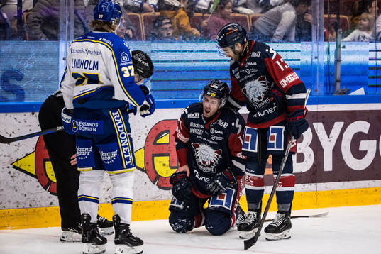 Leksands Anton Lindholm och Linköpings Patrick Russell och