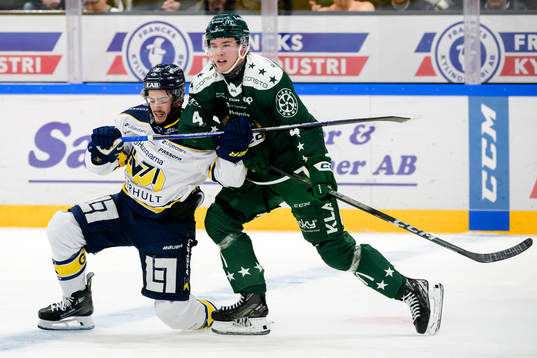 HV71s Isac Brännström och Färjestads Oscar Lawner
