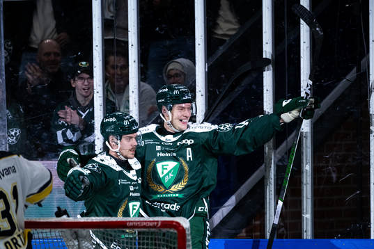 Färjestads Victor Ejdsell jublar