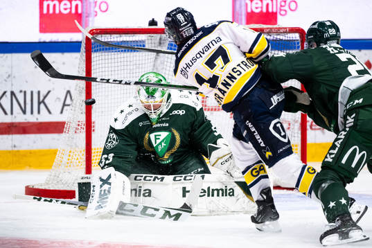 Färjestads Maxime Lagacé och HV71s Isac Brännström