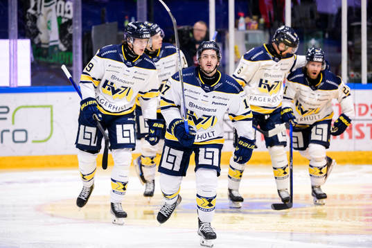 HV71s Isac Brännström jublar