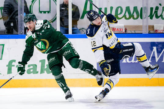 Färjestads Jonathan Andersson och HV71s Hugo Pettersson