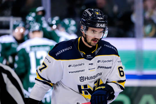 HV71s Oliwer Kaski deppar