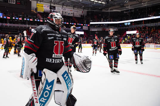 Örebros målvakt Jhonas Enroth deppar