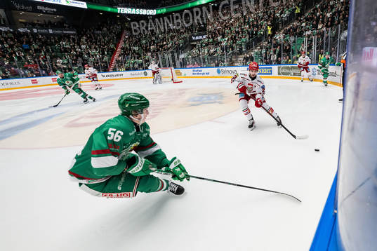 Rögles Adam Engström och MoDos Josh Dickinson