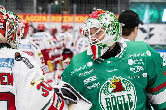 Rögles målvakt Petr Kvaca deppar