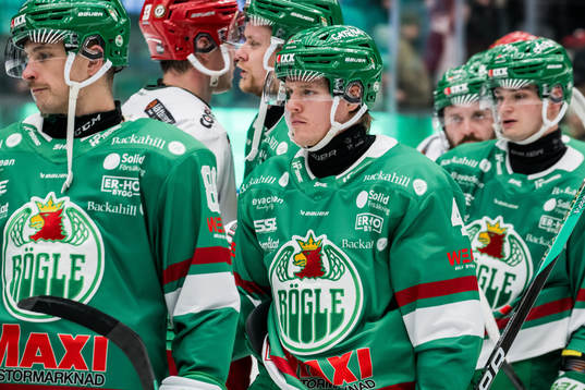 Rögles Johannes Johannesen deppar  ishockeymatchen i SHL