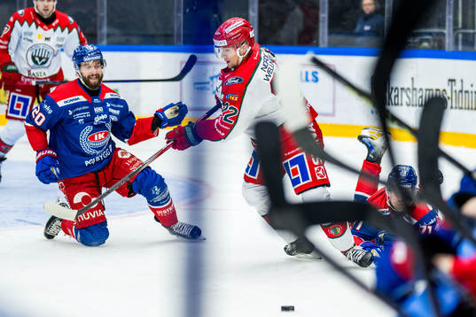Oskarshamns Hynek Zohorna och Frölundas Linus Nässen