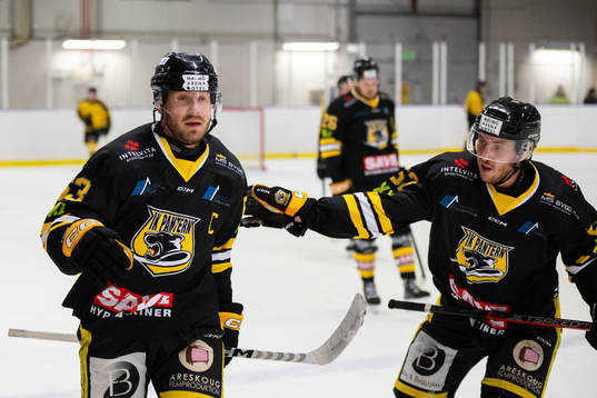 Panterns Viktor Holmkvist jublar