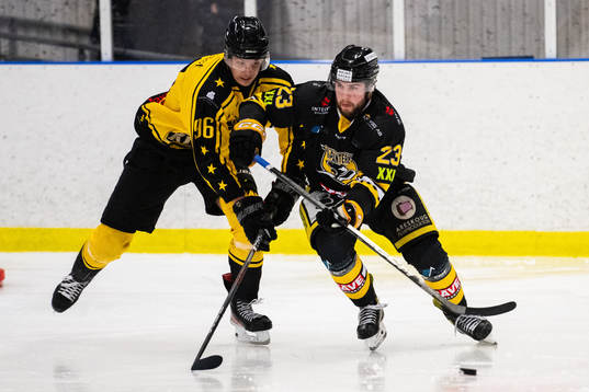 Panterns Simon Karlsson och Sölvesborgs Melvin Krause