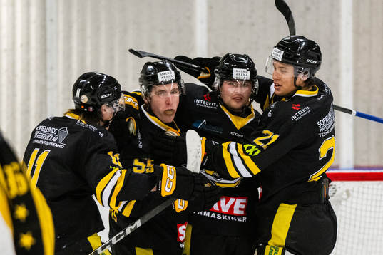 Panterns Adam Ringdahl jublar
