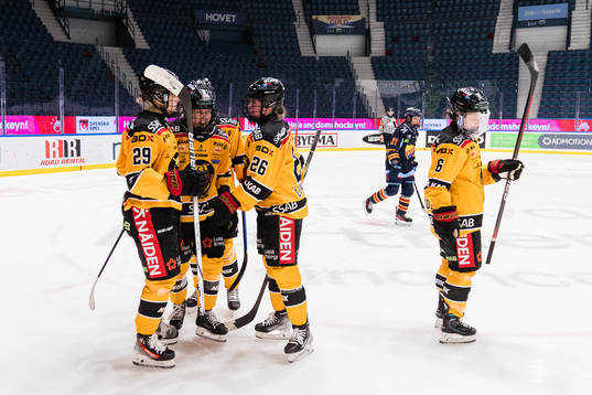 Luleås Emma Nordin jublar