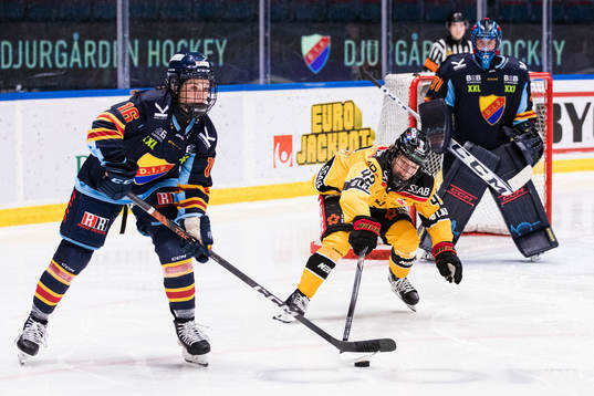 Djurgårdens Madeline Posick och Luleås Viivi Vainikka