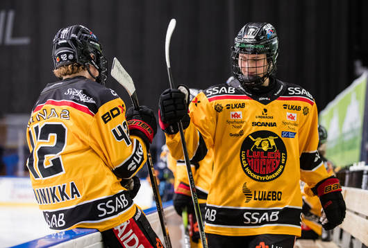 Luleås Viivi Vainikka och Klara Kenttälä