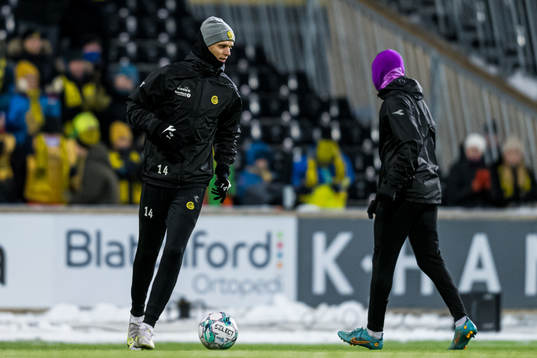 Ulrik Saltnes of Bodø/Glimt warms up